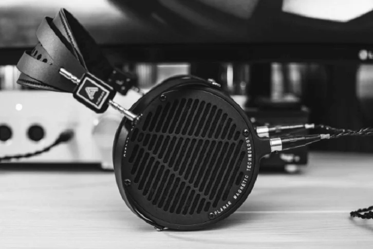 Audeze LCD2C