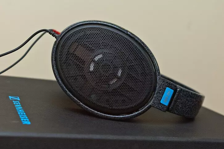 The HD 600 open back design