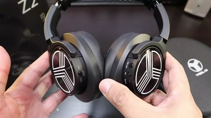 Treblab Z2 headphone