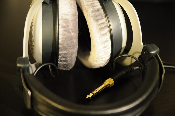 Beyerdynamic DT 880 semi open headphone