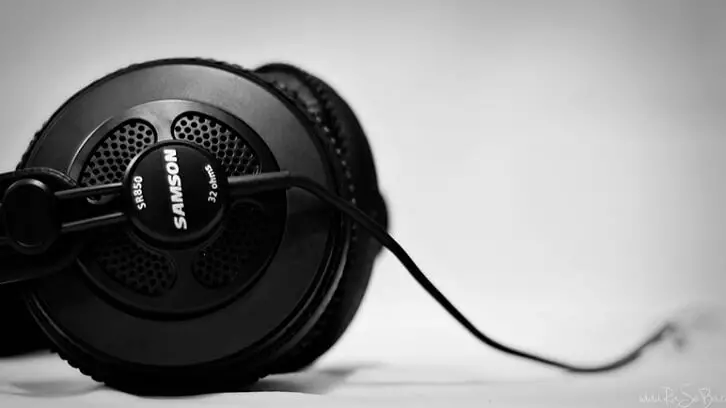 Samson SR850 headphones
