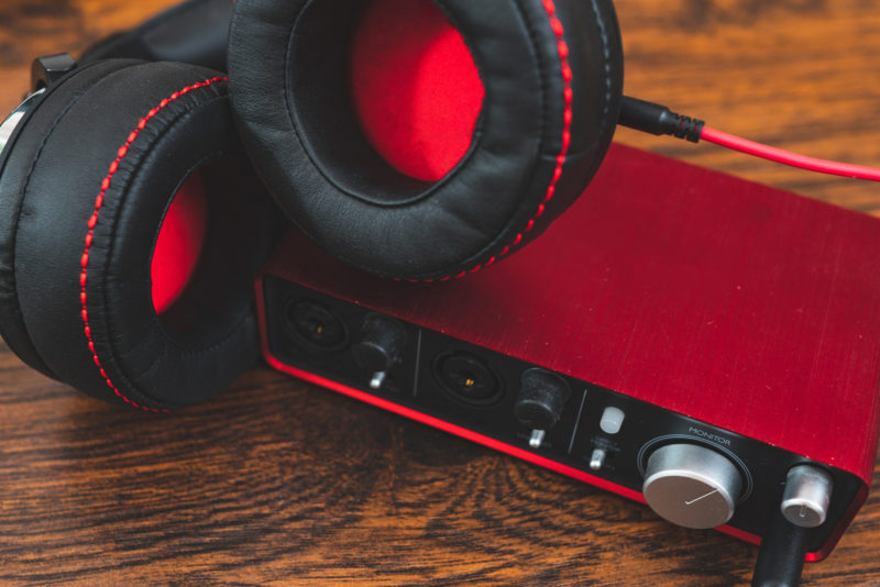 How to Fix Buzzing Sound in Headphones Only when Gaming? SoundGearLab