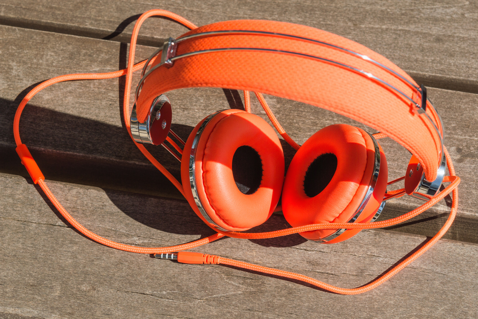 How to Stop Headphones from Twisting and Tangling
