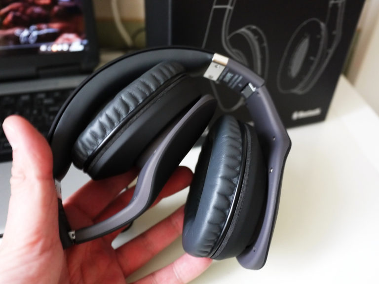 How to Fix Bluetooth Headphone Charging Issues? | SoundGearLab