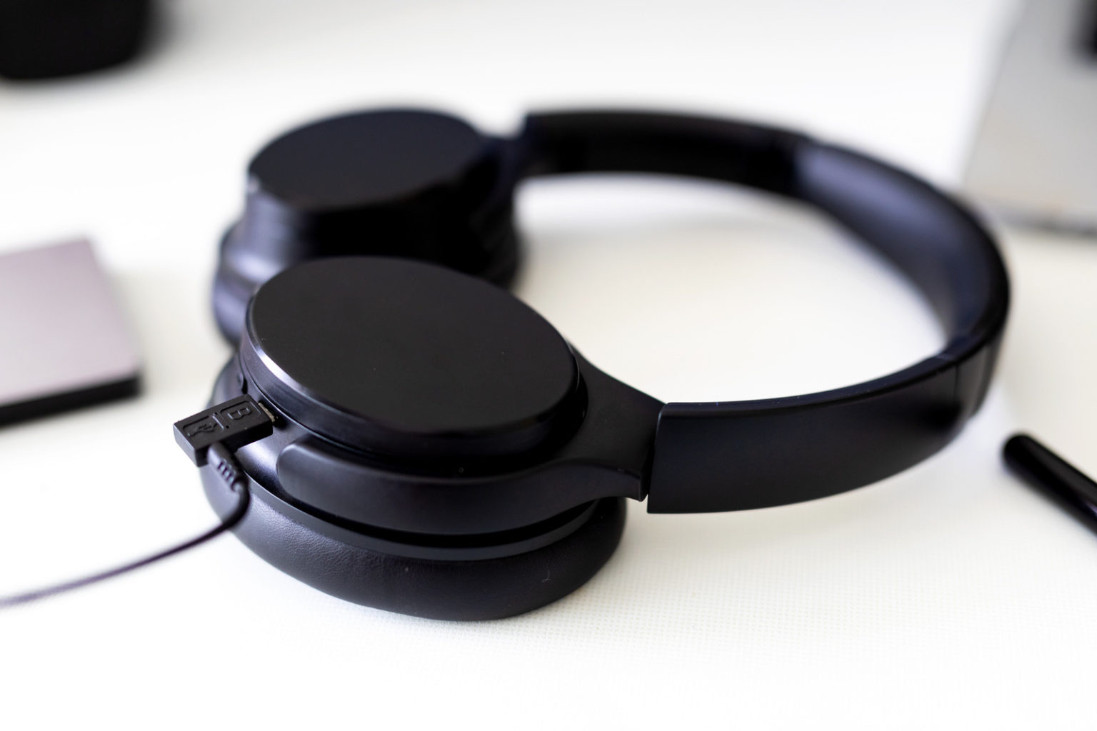 the-8-best-noise-cancelling-headphones-for-studying-in-2024-soundgearlab