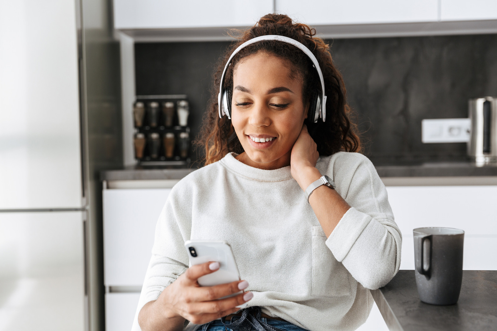 Can Over Ear Headphones Cause Neck Pain? SoundGearLab