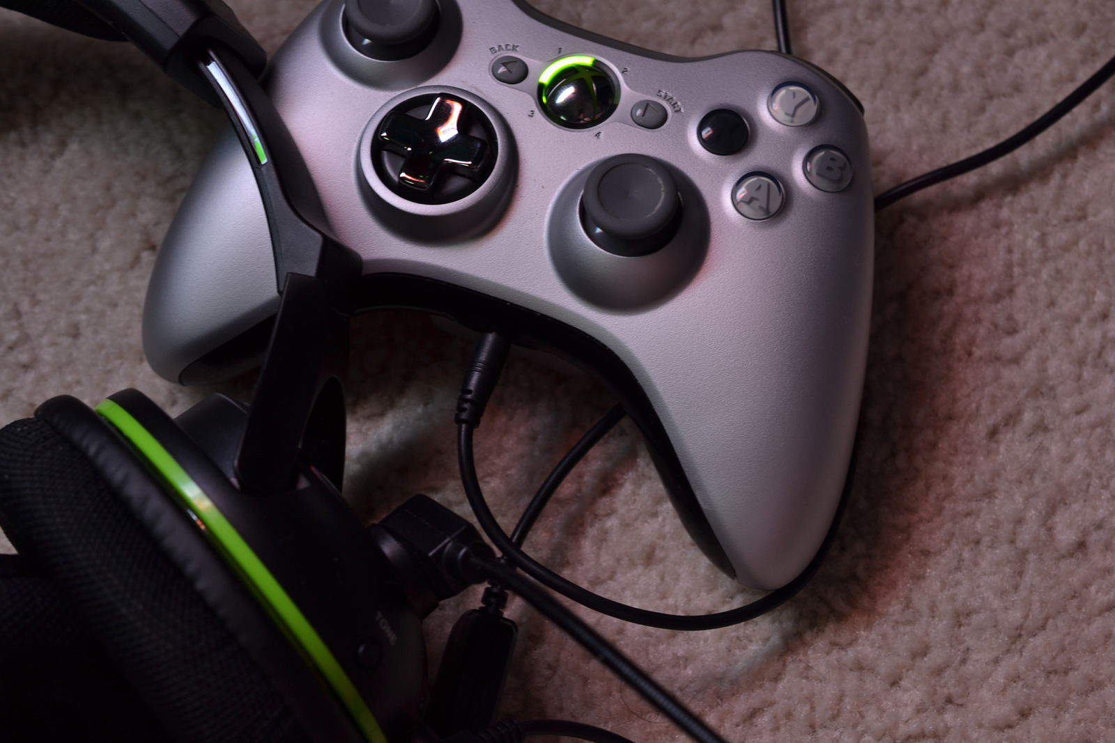 How to Use Xbox 360 Headset on Xbox One without Adapter SoundGearLab