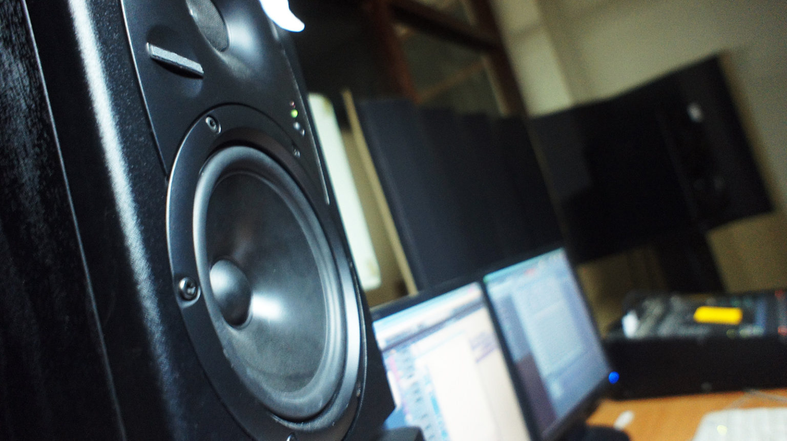 4 Ohm Vs. 8 Speakers Which Are Better? SoundGearLab 