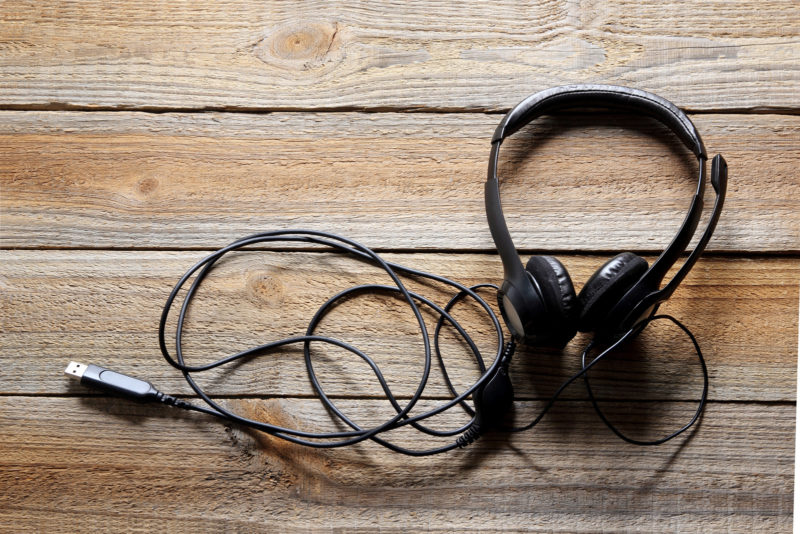 Why Does The Audio Cut Out In My Wired Headphones? SoundGearLab