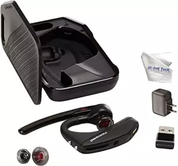 photo of the Poly Plantronics Voyager 5200