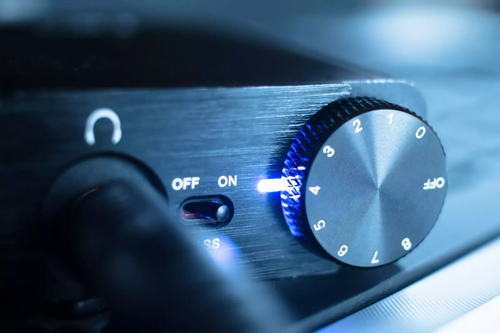 Music amplification, heapdhone amp.